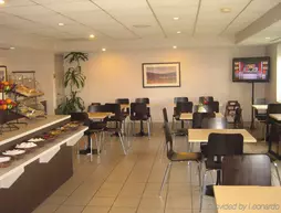 Quality Suites Laval | Quebec - Montreal (ve civarı) - Laval