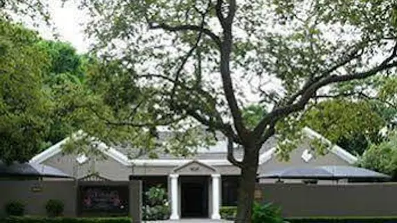 About Guest Lodge | Gauteng - City of Tshwane - Johannesburg (ve civarı) - Pretoria - Brooklyn