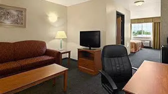 Travelodge & Suites Fargo Moorhead | Minnesota - Moorhead