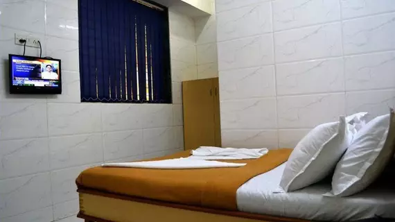 Hotel New Deepak | Maharaştra - Raigad - Bombay (ve civarı) - Bombay