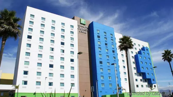 Holiday Inn Express & Suites Toluca Zona Aeropuerto | Mexico, Estado de - Toluca (ve civarı) - Toluca