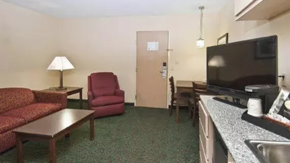 Quality Inn & Suites Mobile | Alabama - Mobile (ve civarı) - Mobile