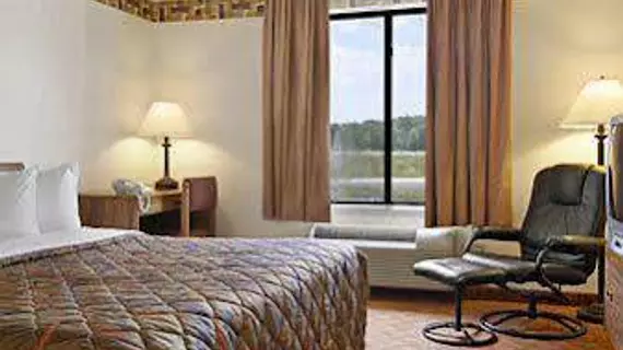 Days Inn & Suites Wausau | Wisconsin - Wausau (ve civarı) - Wausau