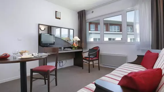 Zenitude Hotel-resdiences Annecy | Auvergne-Rhone-Alpes - Haute-Savoie (bölge) - Annecy