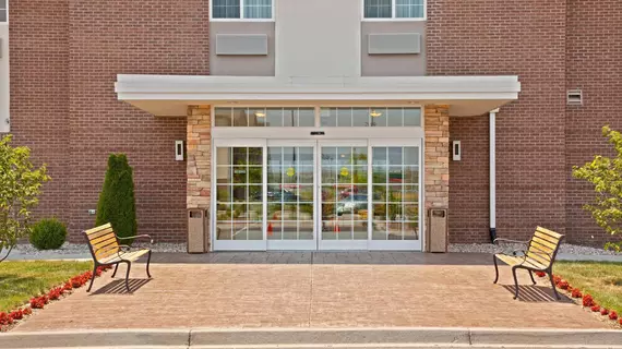 Candlewood Suites Louisville North | Indiana - Jeffersonville - Clarksville (ve civarı) - Clarksville