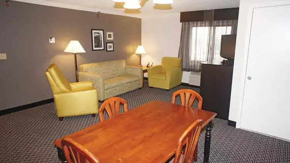 La Quinta Inn Cleveland Airport North | Ohio - Cleveland (ve civarı) - Cleveland