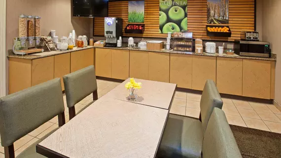 La Quinta Inn & Suites Nashville Airport | Tennessee - Nashville-Davidson - Nashville (ve civarı) - Nashville