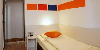 Colour Hotel