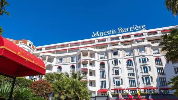 Hôtel Barrière Le Majestic | Provence - Alpes - Cote d'Azur - Var - Cannes (ve civarı) - Cannes - Palais des Festivals - Old Port