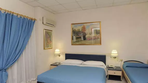 Hotel Veronese | Liguria - Cenova (il) - Ponente - Cenova (ve civarı) - Cenova - Cenova Tarih Merkezi