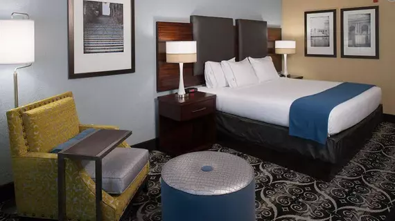 Holiday Inn Express & Suites Kansas City Airport | Missouri - Kansas City (ve civarı) - Kansas