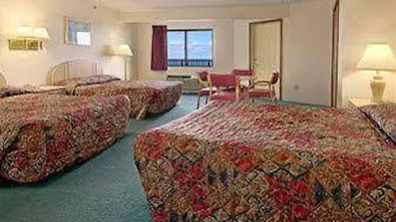 Bavarian Haus Lakefront Inn | Michigan - St Ignace