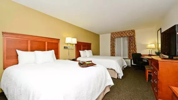 Hampton Inn & Suites Richmond | Indiana - Richmond (ve civarı) - Richmond