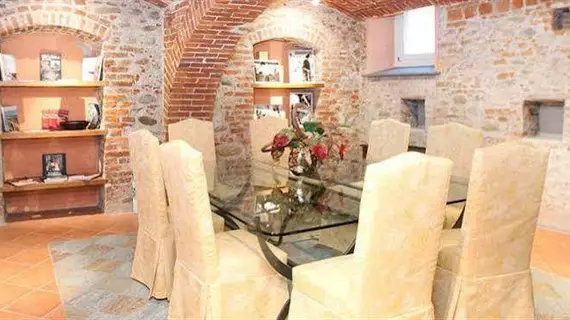 Hotel Palazzo Di Mezzo | Piedmont - Cuneo (il) - Carru