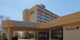 La Quinta Inn & Suites Secaucus Meadowlands