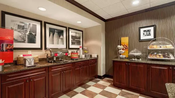 Hampton Inn Detroit Roseville | Michigan - Detroit (ve civarı) - Clinton Township