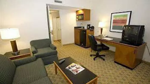 DoubleTree Suites by Hilton Hotel & Conference Center Chicago-Downers Grove | İllinois - Downers Grove