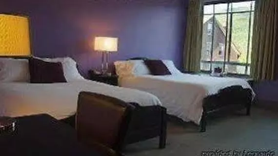 Latchis Hotel | Vermont - Windham County - Brattleboro