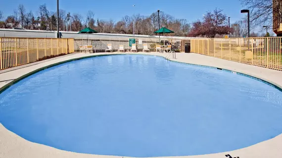 La Quinta Inn & Suites Nashville Airport/Opryland | Tennessee - Nashville-Davidson - Nashville (ve civarı) - Nashville - Opryland - Donelson