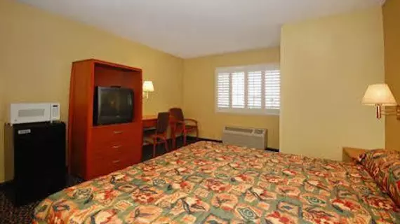 Motel 6 Anaheim - Convention Center | Kaliforniya - Orange County - Anaheim - Anaheim Resort