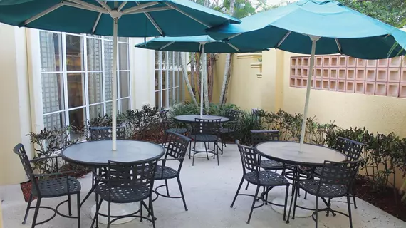 La Quinta Inn & Suites Fort Lauderdale Plantation | Florida - Fort Lauderdale (ve civarı) - Plantation