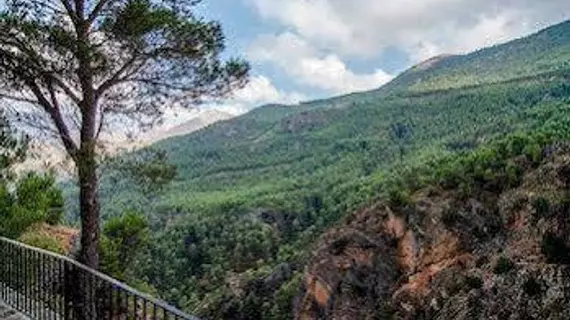 Cortijo del Alcázar | Andalucia - Malaga İli - La Axarquía - Alcaucin - Los Cortijillos