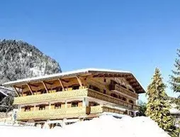 Logis Hotel les Sapins | Auvergne-Rhone-Alpes - Haute-Savoie (bölge) - La Clusaz