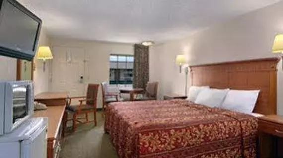 Days Inn Virginia Beach | Virginia - Norfolk - Virginia Beach (ve civarı) - Virginia Beach