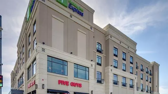 HOLIDAY INN EXPRESS & SUITES K | Kansas - Kansas City (ve civarı) - Kansas City