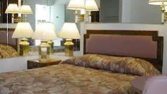 Colonial Pool & Spa Motel | Kaliforniya - Los Angeles County - Long Beach