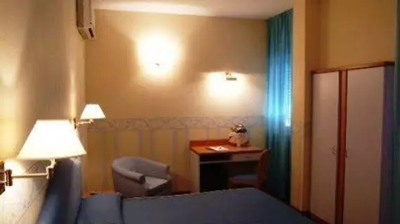 Hotel Touring | Marche - Ancona (vilayet) - Falconara Marittima