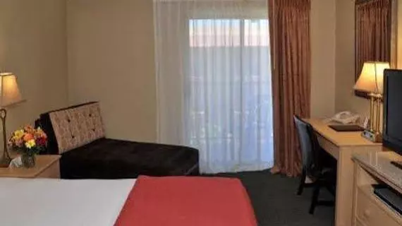 Oxford Inn & Suites Lancaster | Kaliforniya - Los Angeles County - Lancaster (ve civarı)