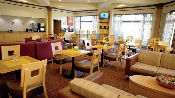 La Quinta Inn & Suites Memphis Primacy Parkway | Tennessee - Memphis (ve civarı) - Memphis - White İstasyonu