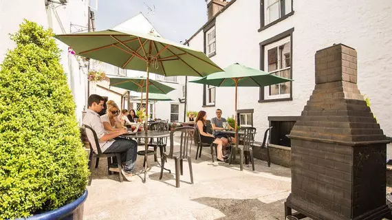 The Castle Hotel | Galler - Powys - Llandovery