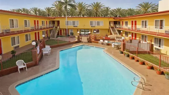 Americas Best Value Inn & Suites Anaheim | Kaliforniya - Orange County - Anaheim - Anaheim Resort