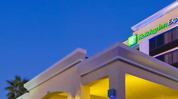 Holiday Inn Express Hotel & Suites Kendall East-Miami | Florida - Miami (ve civarı) - Miami