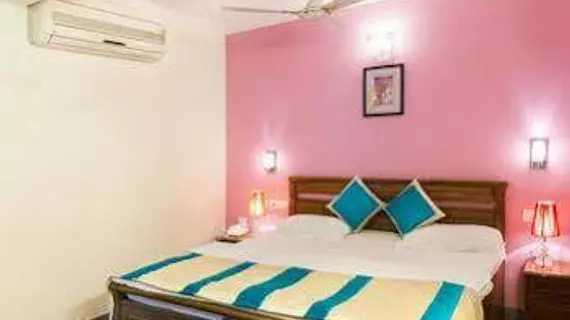 OYO Rooms Noida City Centre Premium | Batı Delhi - Ulusal Eyalet Başkenti Delhi - Delhi (ve civarı) - Noida