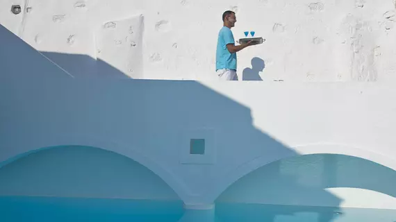 On The Rocks | Ege Adaları - Santorini