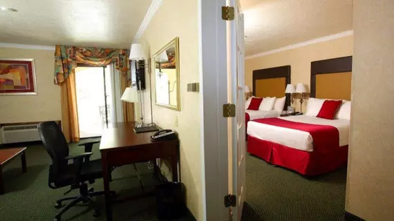 Best Western Airport Albuquerque InnSuites Hotel & Suites | New Mexico - Albuquerque (ve civarı) - Albuquerque