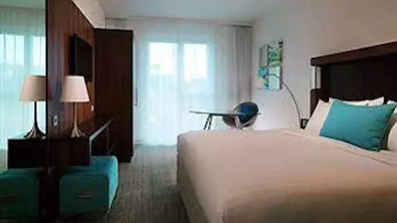 Courtyard by Marriott Cologne | Kuzey Ren-Westfalia - Köln (ve civarı) - Köln - Ren'in Sol Yakası