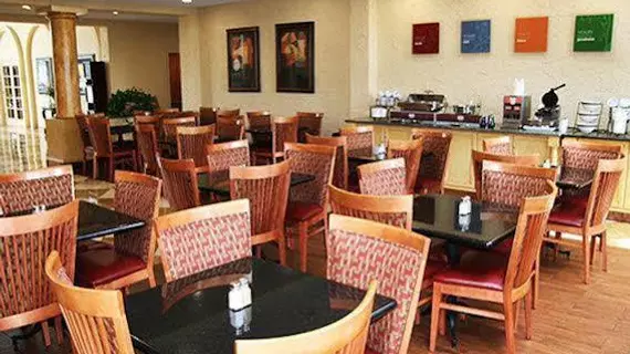 Comfort Inn and Suites Newark | Kaliforniya - Fremont - Newark