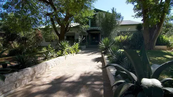 Corona Guest Farm | Windhoek