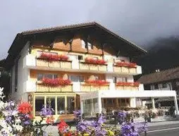 Hotel Kruezli | Maloja District - Graubuenden - Tujetsch - Sedrun