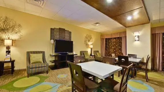 Comfort Suites Portland | Tennessee - Nashville-Davidson - Nashville (ve civarı) - Orlinda