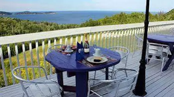 Castle Rock Country Inn | Nova Scotia - Ingonish Beach