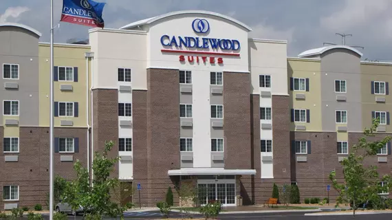 Candlewood Suites Louisville North | Indiana - Jeffersonville - Clarksville (ve civarı) - Clarksville