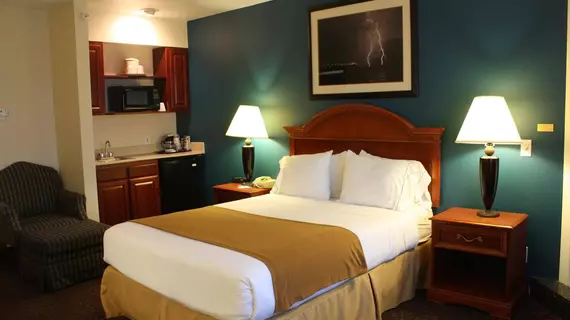 Holiday Inn Express Mackinaw City | Michigan - Mackinaw City