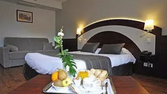 Inter-Hotel Le Lion D'or | Brittany - Ille-et-Vilaine - Saint-Brice-en-Cogles