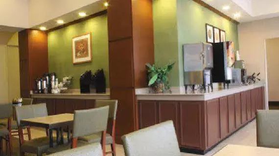 La Quinta Inn & Suites New Haven | Connecticut - New Haven (ve civarı) - New Haven - Uzun İskele