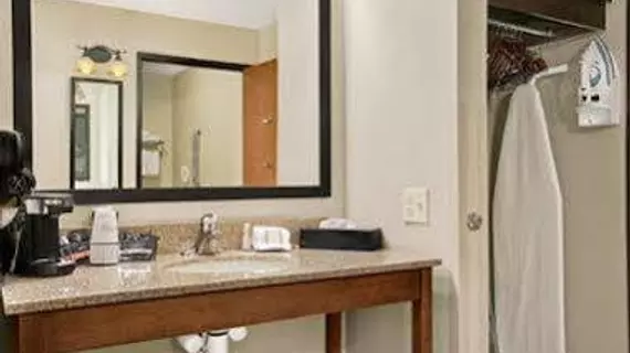 Baymont Inn & Suites | Kuzey Dakota - Minot